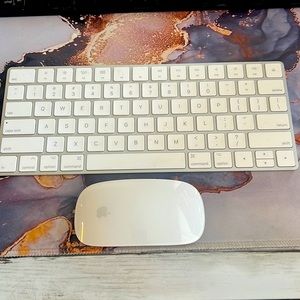 Apple Magic Keyboard & Mouse